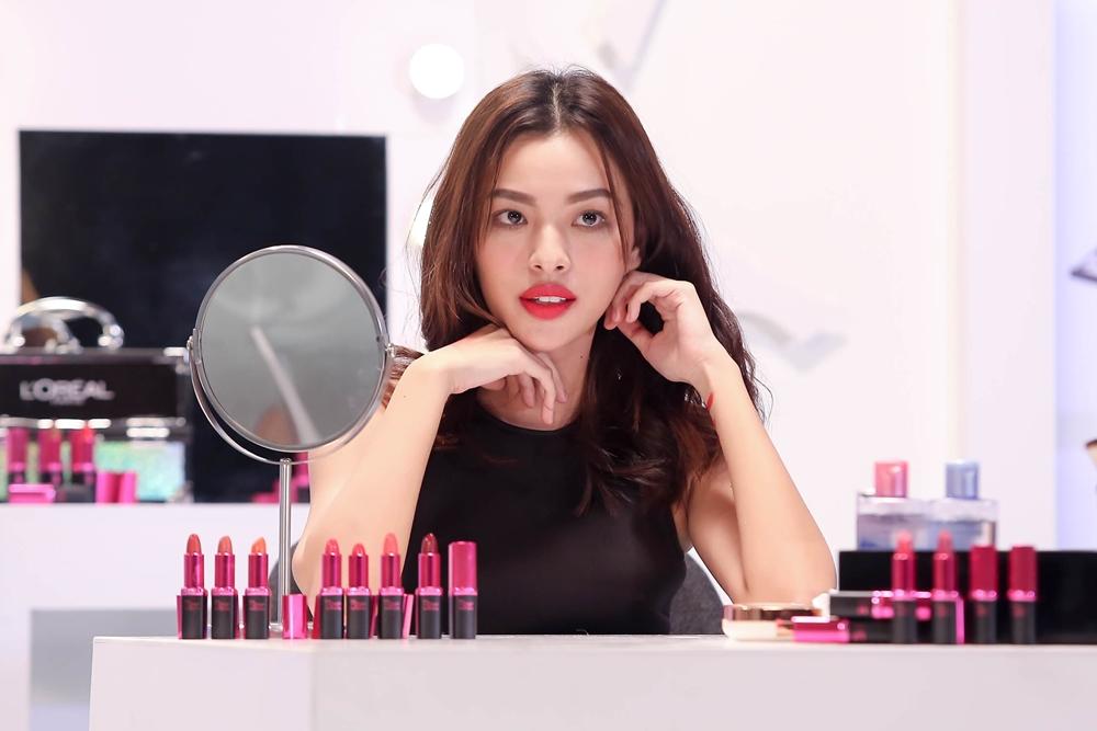 Hớn hở nói cảm ơn, Hoàng Thùy đứng hình vì bất ngờ bị Lan Khuê mắng té tát-11