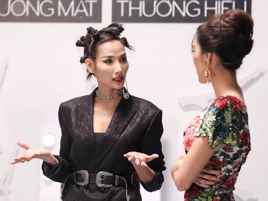 Hớn hở nói cảm ơn, Hoàng Thùy đứng hình vì bất ngờ bị Lan Khuê mắng té tát