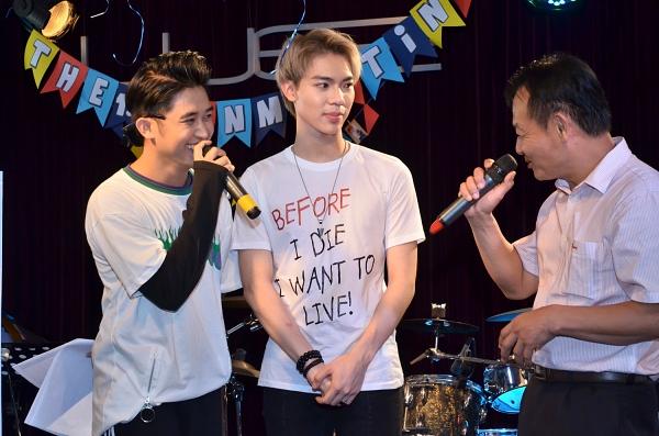 Bất ngờ vì bố Erik hát 'Sau tất cả' ngọt không kém con trai-5