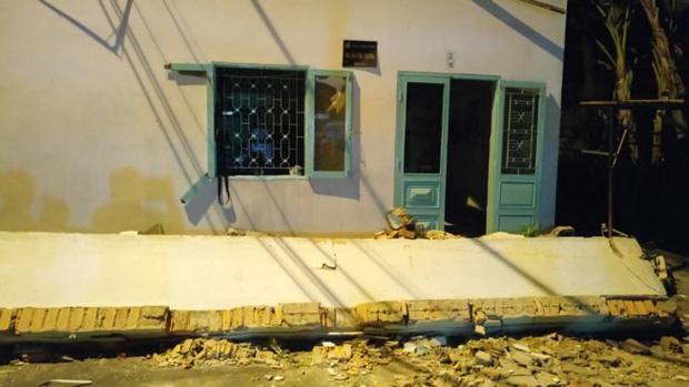 Ban công bất ngờ đổ sập, 3 người tử vong-1