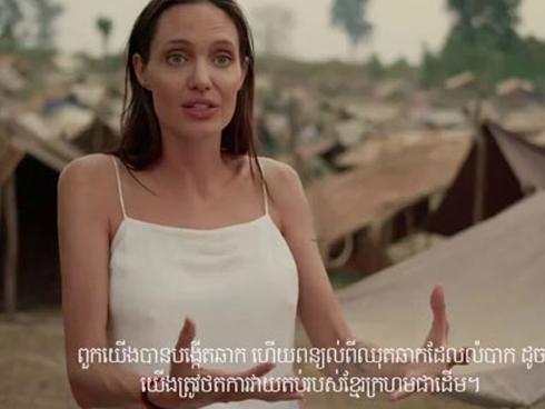 Các con theo Angelina Jolie đi làm từ thiện từ châu Á tới châu Phi-11