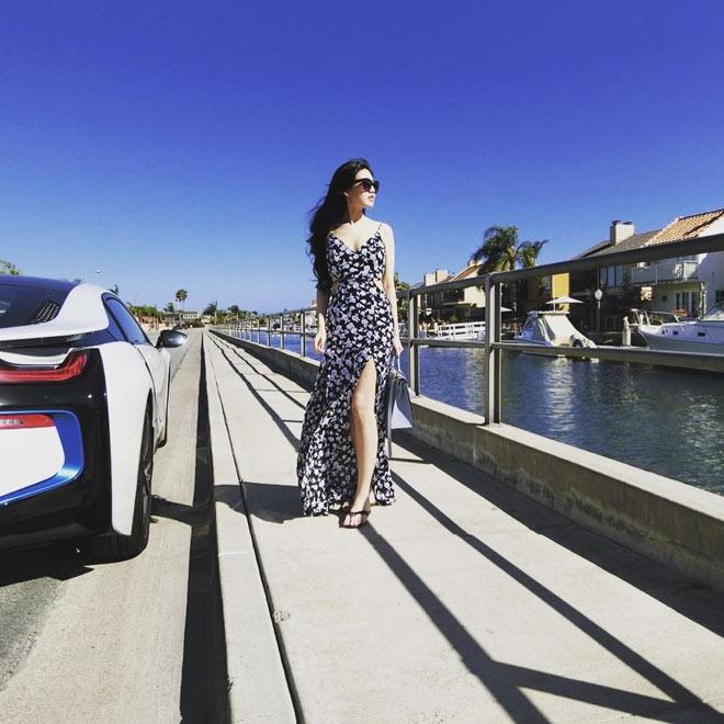 Thêm cô nàng con nhà giàu mặt siêu xinh sở hữu dàn ô tô khiến triệu người mơ ước-5