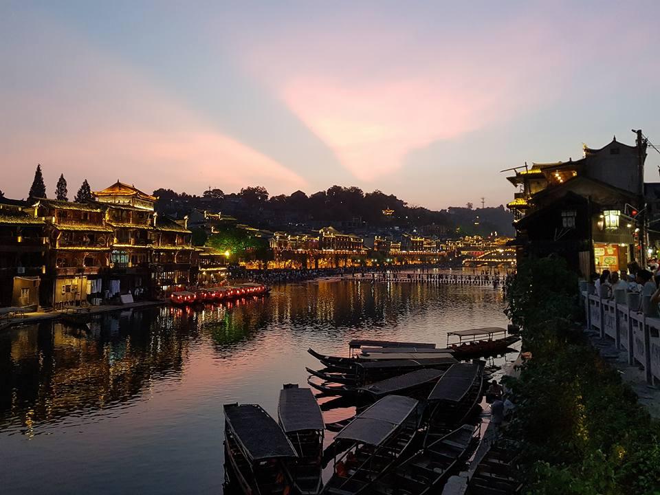 Hot girl Tú Linh chia sẻ kinh nghiệm sau chuyến đi Phượng Hoàng Cổ Trấn cùng ông xã-6