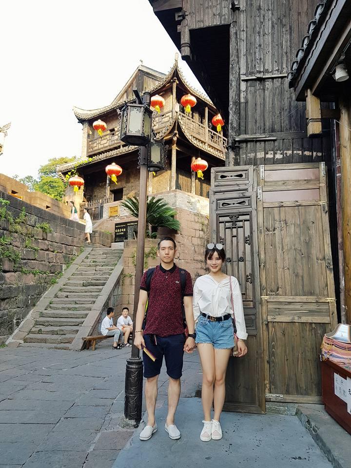 Hot girl Tú Linh chia sẻ kinh nghiệm sau chuyến đi Phượng Hoàng Cổ Trấn cùng ông xã-4