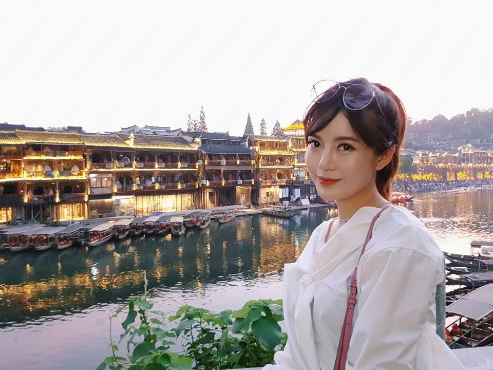 Hot girl Tú Linh chia sẻ kinh nghiệm sau chuyến đi Phượng Hoàng Cổ Trấn cùng ông xã-5