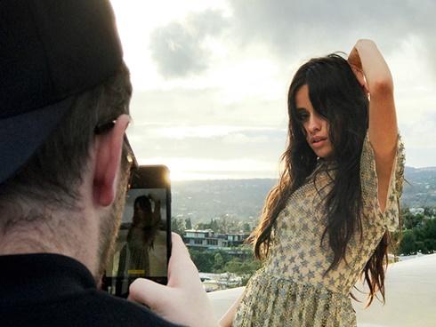 Chiếc áo biến thành ghế ngồi bất cứ nơi nào-1