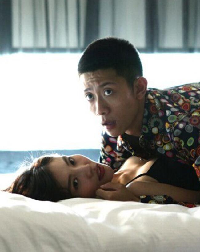 Cảnh nóng đốt mắt của mỹ nữ vướng tin đồn có giá đi khách bạc tỷ-6