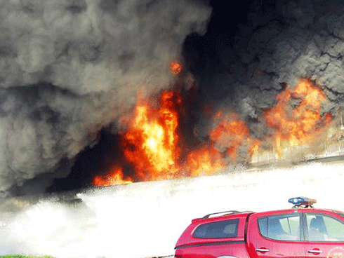 Hà Nội: Cháy lớn quán karaoke ở Linh Đàm-11