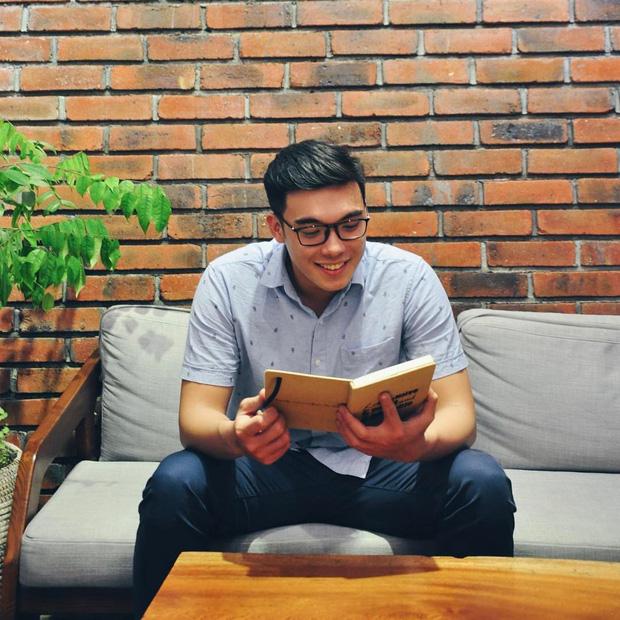 Chàng sinh viên trường Luật đẹp trai trong bức ảnh hot nhất mạng xã hội những ngày qua là ai?-1