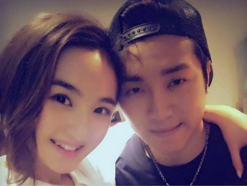 Bị ném đá vì nàng 12 yêu chàng 24 tuổi, sau 4 năm cặp đôi tung loạt ảnh khiến ai cũng giật mình