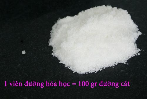 Nước mía siêu rẻ 15.000 đồng/lít, mỗi chiếc máy ép đều chế phễu đựng đường hóa học và nước lã-1