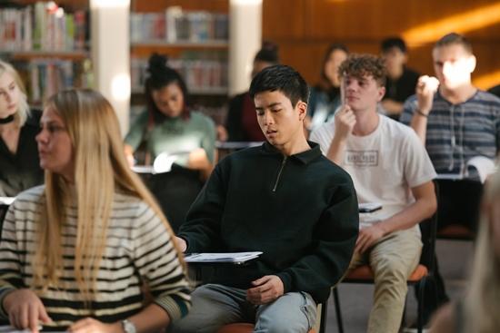 'Bad Genius': Đỉnh cao quay cóp chuyên nghiệp khiến cả thế giới phải nể phục-3