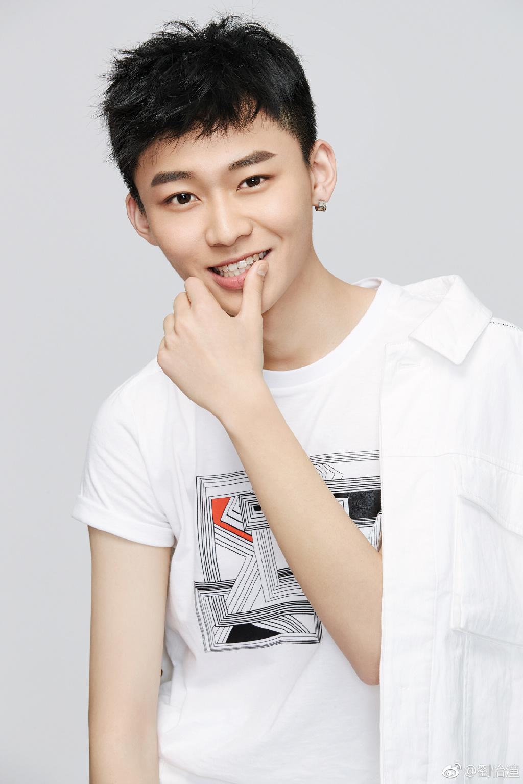 Chàng soái ca điển trai, học giỏi đúng chuẩn con nhà người ta-3