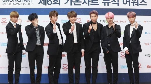 Cô gái nhét búa vào miệng để chứng tỏ tình yêu với thần tượng K-pop-1