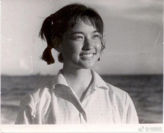 Loạt ảnh năm 14 tuổi chưa từng tiết lộ của 'Võ Tắc Thiên' Lưu Hiểu Khánh-1