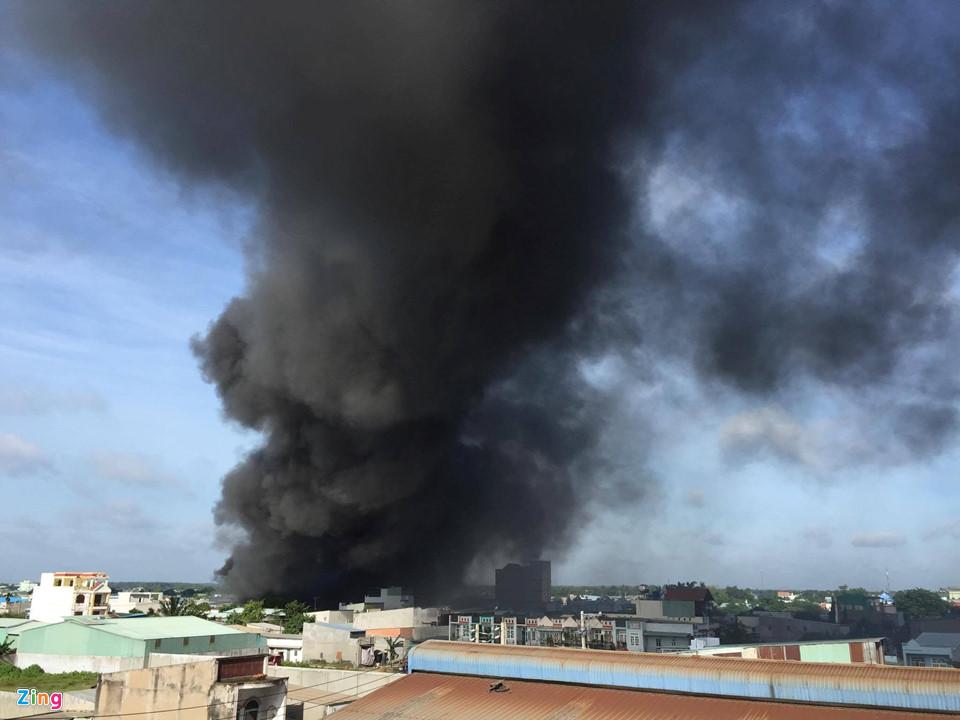 Tin nóng trong ngày 1/8: Chồng khóc vì sợ, vợ vẫn bình tĩnh cắt dây rốn, buộc chỉ cho con-4