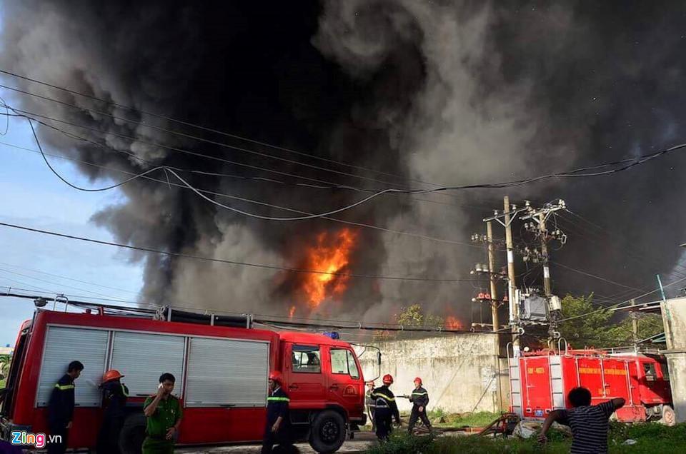 Tin nóng trong ngày 1/8: Chồng khóc vì sợ, vợ vẫn bình tĩnh cắt dây rốn, buộc chỉ cho con-5