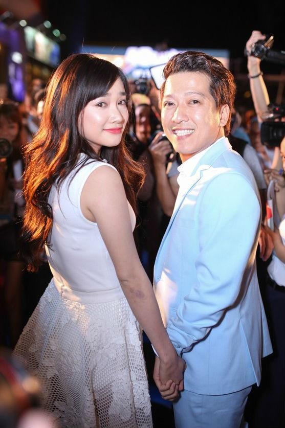 Ngôn tình Trường Giang: Chỉ cần nắm tay Nhã Phương, tôi mặc kệ mọi thứ trôi đi đâu cũng được-2