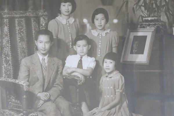 Mãi xuýt xoa về vẻ đẹp các hoàng tử thế giới nhưng ít ai biết Việt Nam cũng có 1 thái tử đẹp thế này-2