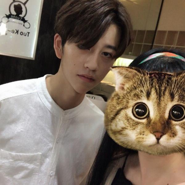 Sở hữu ngoại hình điển trai như idol, nam nhân viên tiệm làm tóc bất ngờ nổi tiếng trên MXH-5