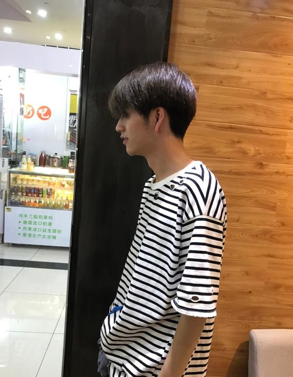 Sở hữu ngoại hình điển trai như idol, nam nhân viên tiệm làm tóc bất ngờ nổi tiếng trên MXH-8