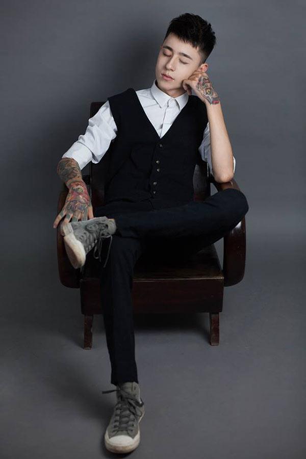 Hot boy 9X đã đẹp trai còn xăm hình cực giỏi khiến hội chị em bấn loạn-2