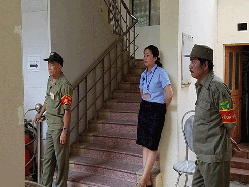 Diễn biến mới nhất vụ 'gian nan xin chứng tử' ở phường Văn Miếu