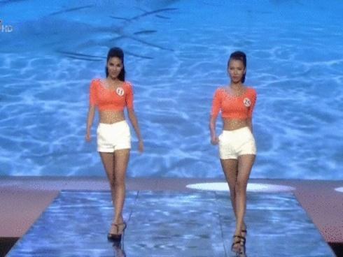 Lần đầu tiên và duy nhất Lan Khuê - Minh Tú cùng 'đọ' trình catwalk trên một sàn diễn