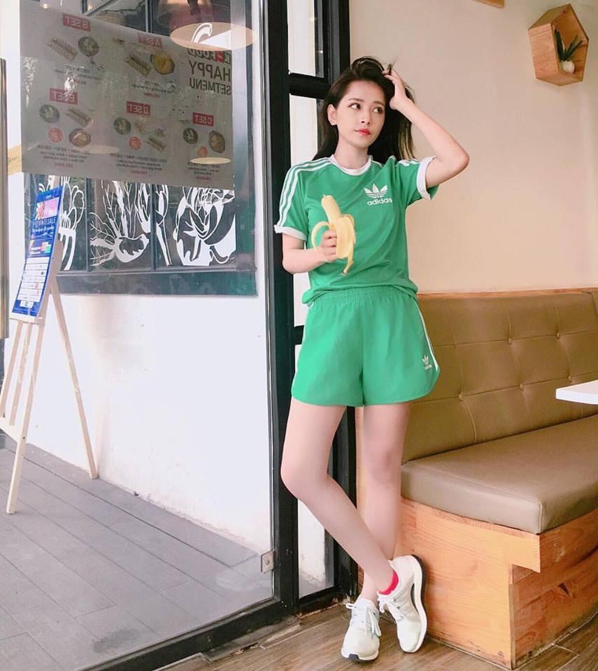 Street style sao Việt: Chán nổi loạn, Angela Phương Trinh chuyển hướng nữ tính không ngờ-6