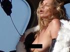43 tuổi, Kate Moss chẳng chút sợ hãi khi phải chụp ảnh ngực trần trên trực thăng