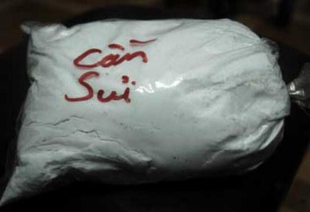 Clip cận cảnh dùng 'bột Tàu' làm nhừ xương siêu tốc, hầm đậu đen gây ra u ác tính-1