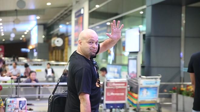 Flores về nước, khép lại gần 1 tháng ồn ào ở Việt Nam-1