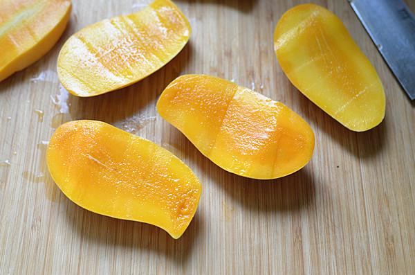 Thử làm sinh tố xoài sữa chua mà xem, đảm bảo uống một lần mê luôn-1