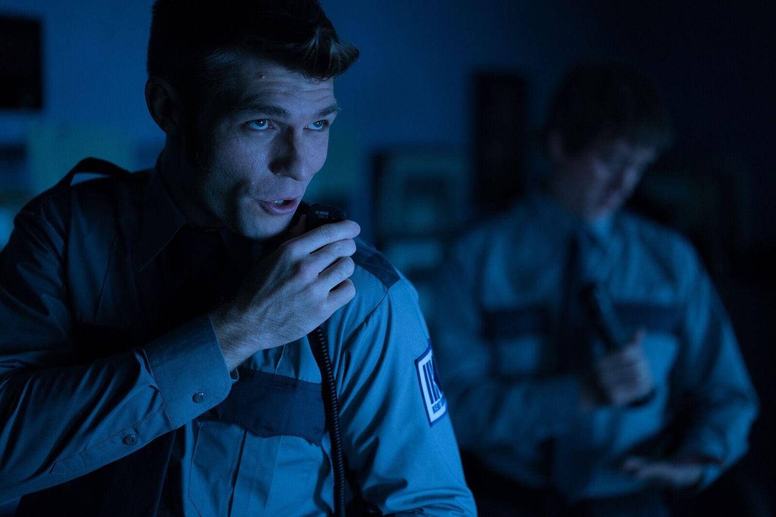 Cung Lê đánh huyền thoại Zorro sấp mặt nhưng lại bị bắn chết lãng xẹt gây thất vọng-9