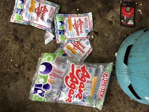 Tin nóng trong ngày 2/8: Đang bơm tạp chất rau câu vào tôm ươn, một cơ sở ở Hà Nội bị bắt tại trận-2