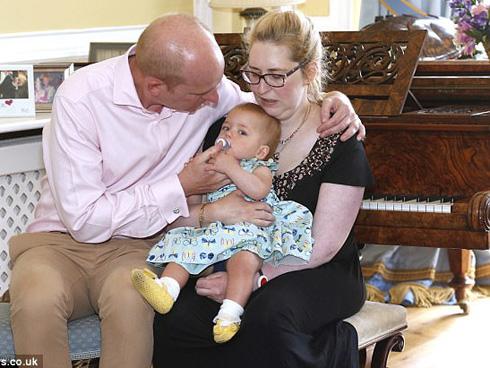 Những cặp đôi 'đũa lệch' ai nhìn cũng 'phát ngán' nhưng lại sống hạnh phúc bên nhau-8