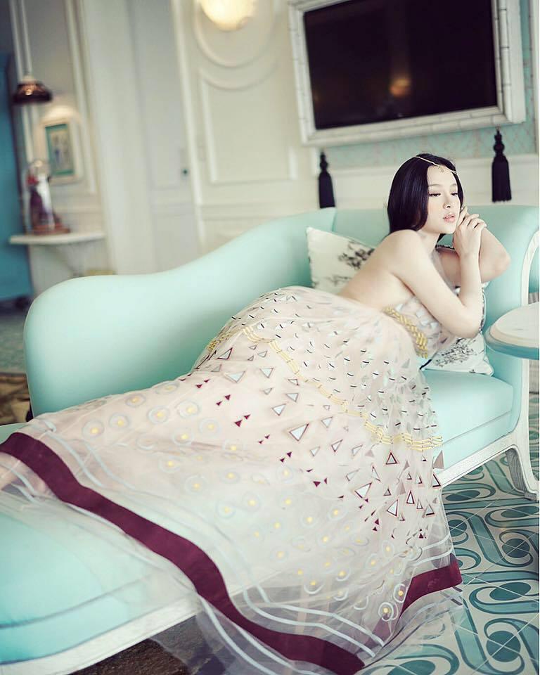 Tăng 8 cân, Huyền Baby vẫn cực sexy quyến rũ 'vác' bụng bầu đi bơi-4