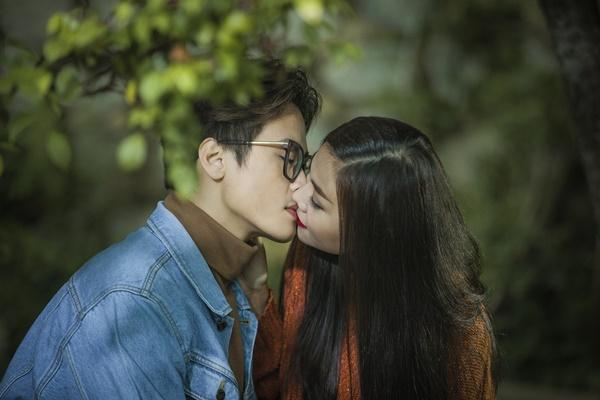 Chỉ có Hà Anh Tuấn mới dám hôn Thanh Hằng nồng nàn đến thế-9