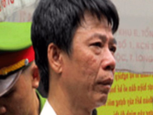 Đâm chết vợ trong 'phòng hạnh phúc' của trại giam