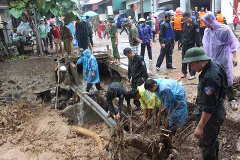 Lũ ống kinh hoàng: 17 người chết, mất tích-11