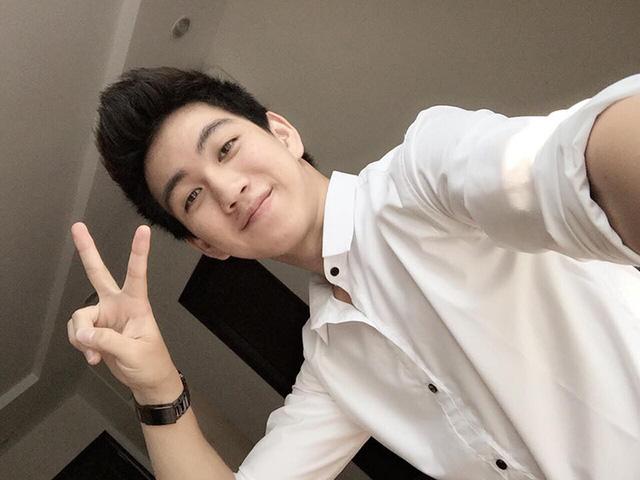 Chân dung hot boy trường kinh tế đã đẹp trai còn đàn cực giỏi-7