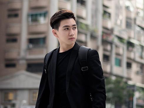 Chân dung hot boy trường kinh tế đã đẹp trai còn đàn cực giỏi