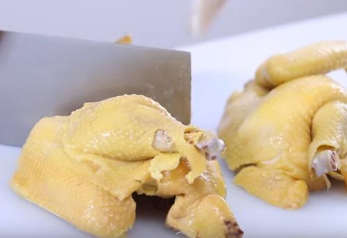 Nhờ bạn trai sinh viên y khoa chặt gà, cô gái choáng vì thành quả 'bá đạo'-10