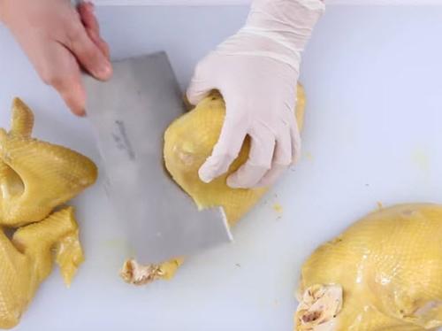 Nhờ bạn trai sinh viên y khoa chặt gà, cô gái choáng vì thành quả 'bá đạo'-11