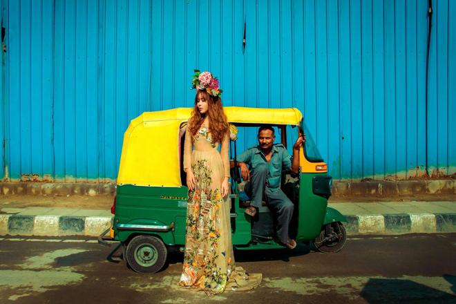 Gái một con Thủy Tiên chứng minh sức hút khủng khiếp khi đụng váy áo với loạt sao Việt-5