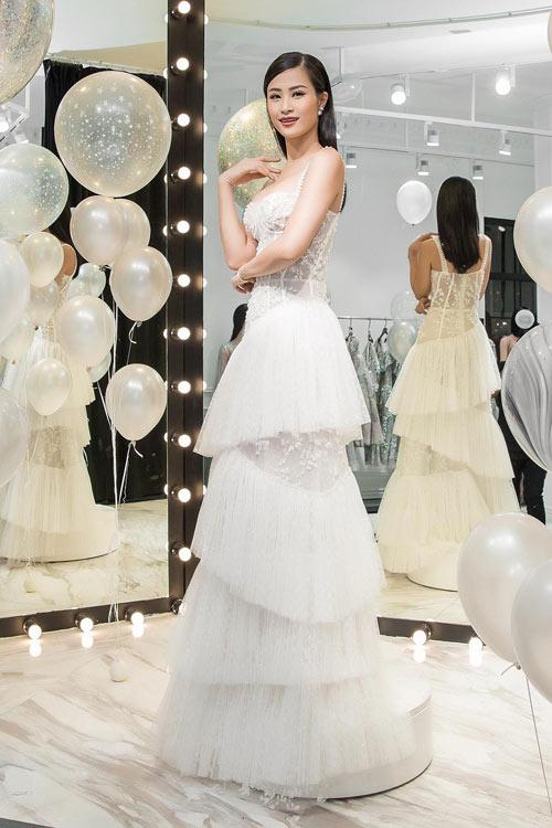 Hồ Ngọc Hà gợi cảm sánh vai Kim Lý sáng nhất thảm đỏ showbiz Việt tuần này-5