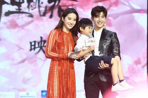 Chiếu được 30 phút, 'Tam Sinh Tam Thế' của Lưu Diệc Phi đã thu về tiền tỷ-4