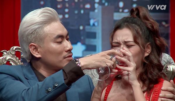 Việt Anh hợp sức Kiều Minh Tuấn 'bắt nạt' thí sinh The Face 2017-2