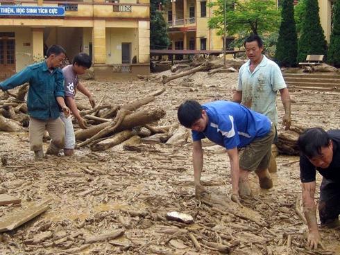 Lũ quét tại Yên Bái: Nhân chứng kể lại giây phút vợ giằng lại con khỏi dòng nước lũ-4