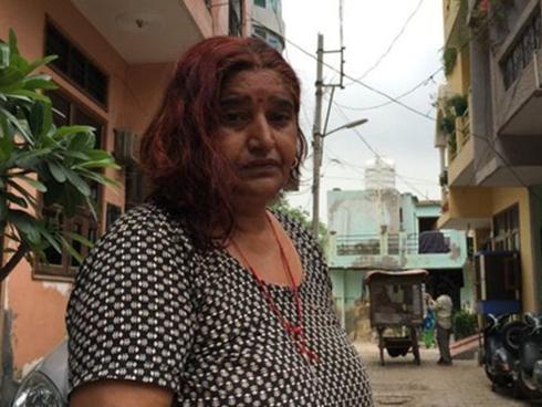 Hàng loạt phụ nữ bị thôi miên rồi 'cướp tóc'